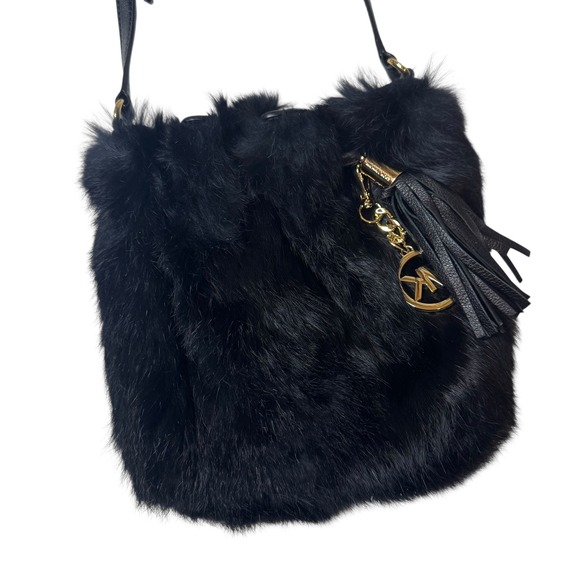Michael Kors Black Faux Fur Crossbody Bag Tassel Charm Designer Handbag Purse - Picture 1 of 9